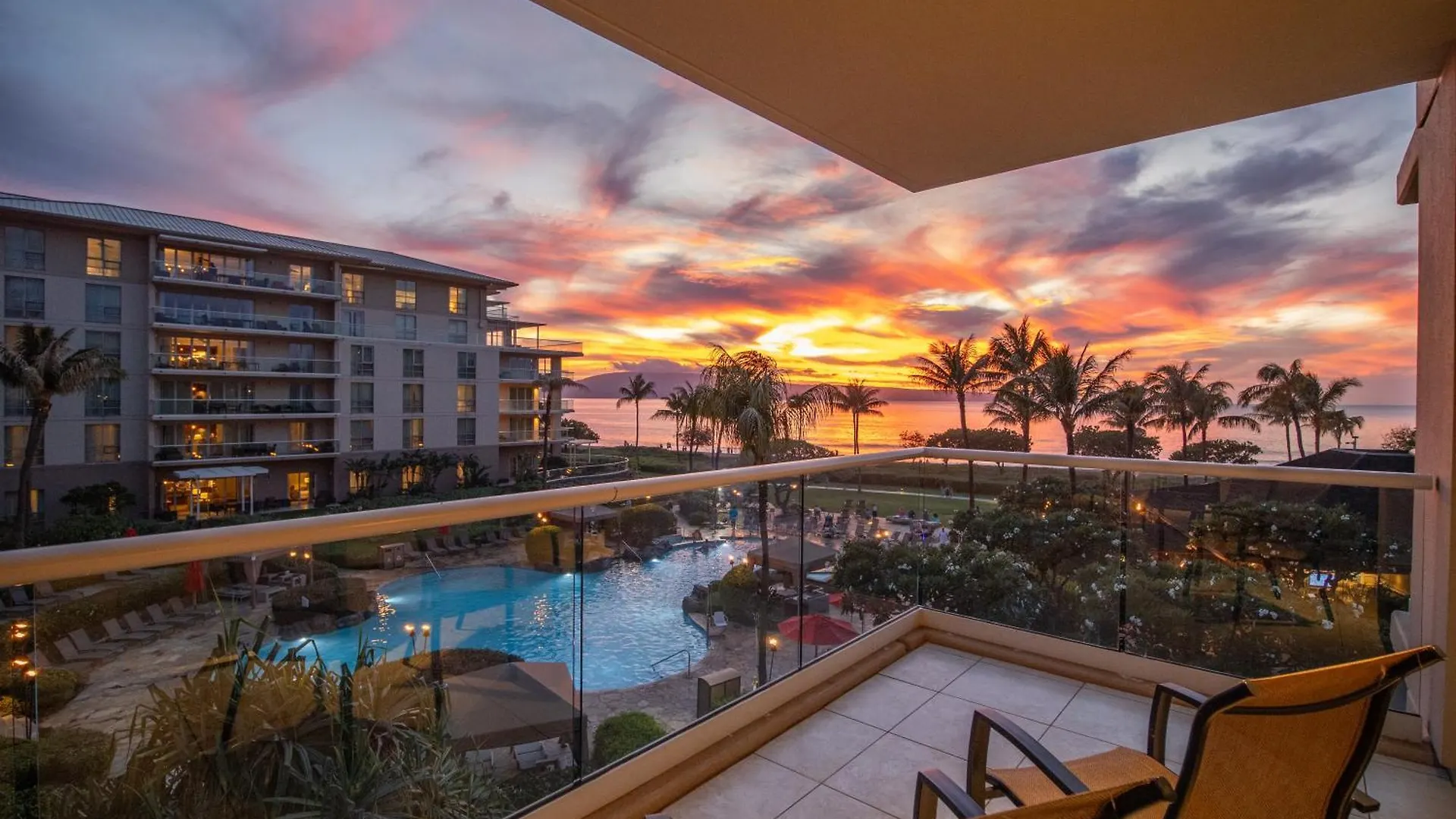 Oceanfront Views Above Dukes - Wrap Around Lanai - Outdoor Kitchen Honua Kai H351 Villa Lahaina Holiday home